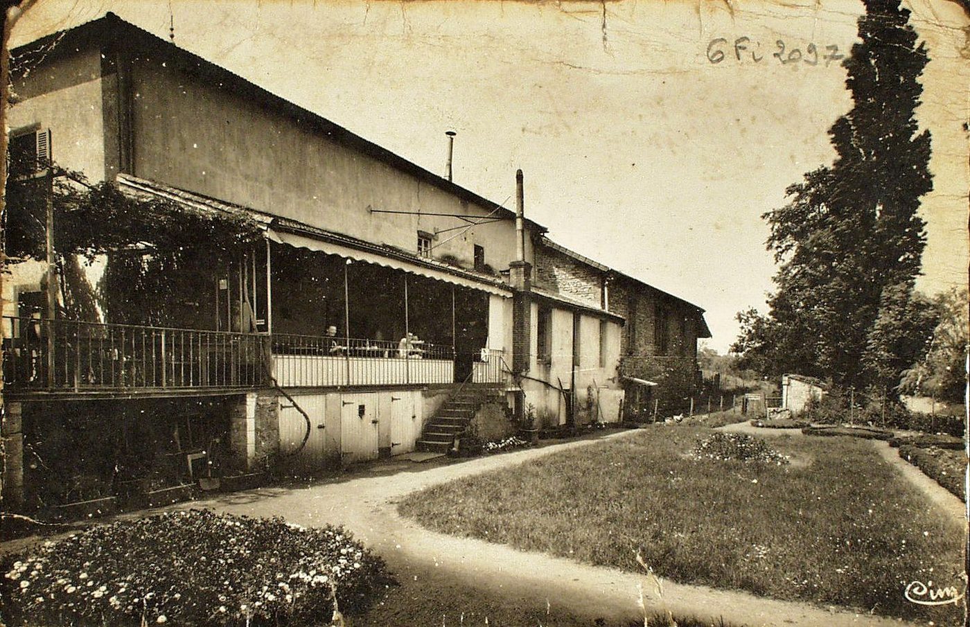 Lournand près Cluny. Café restaurant du Pont de Cotte.