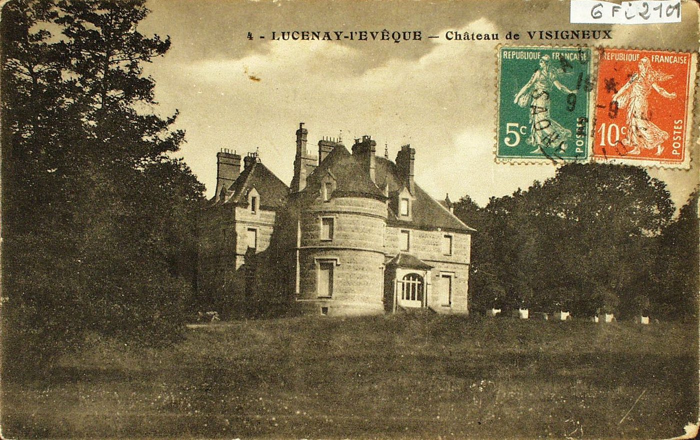 Lucenay-l'Evêque. Château de Visigneux.