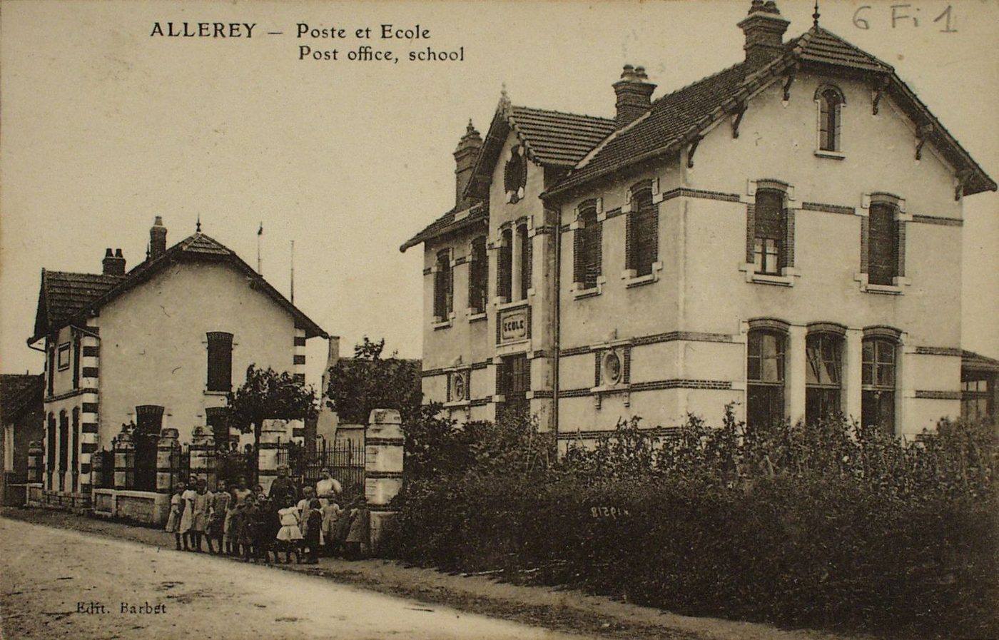 Allerey. Poste et école.