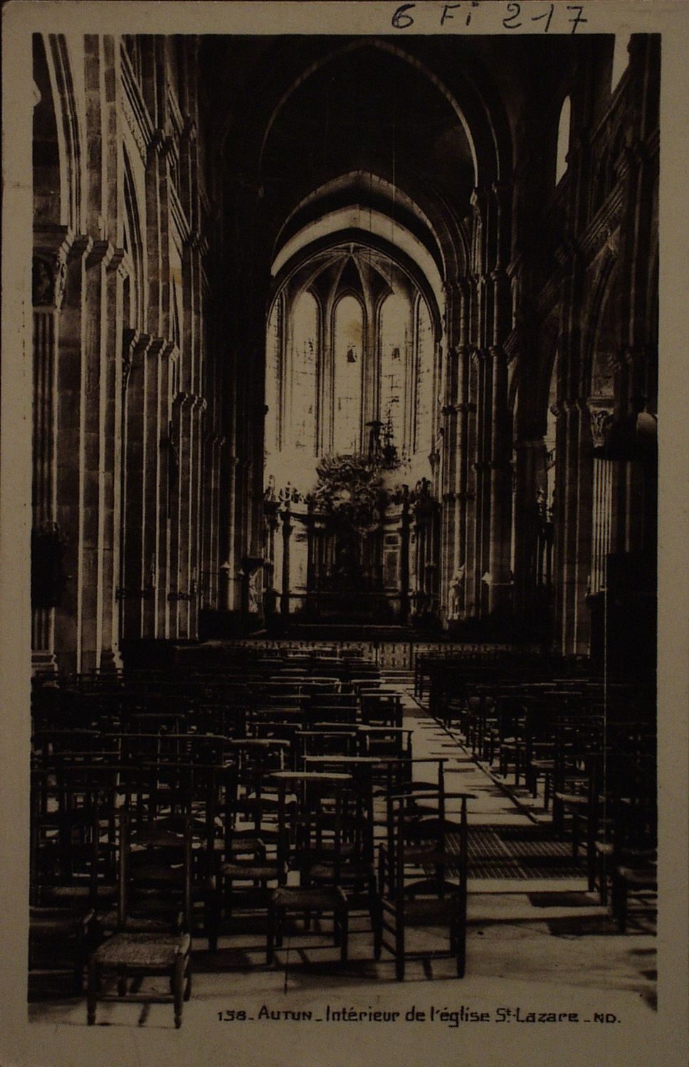 Autun. Intérieur de l'église Saint-Lazare.