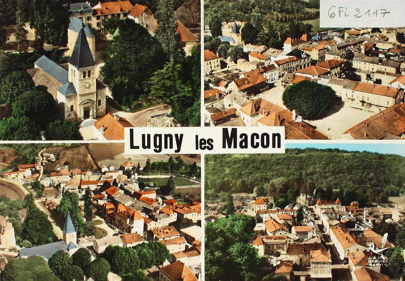 Lugny-lès-Mâcon. En avion au dessus de ...Lugny-lès-Mâcon. L'église et le château. La grande place. Le bourg. Vue d'ensemble.