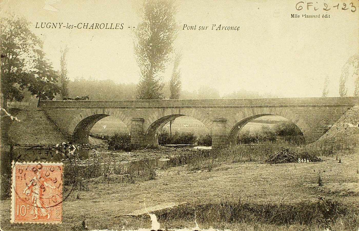 Lugny-lès-Charolles. Pont sur l'Arconce.