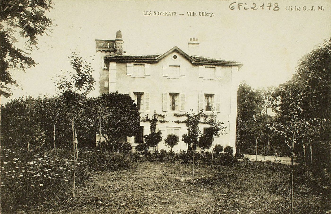 Les Noyerats. Villa Cillery.