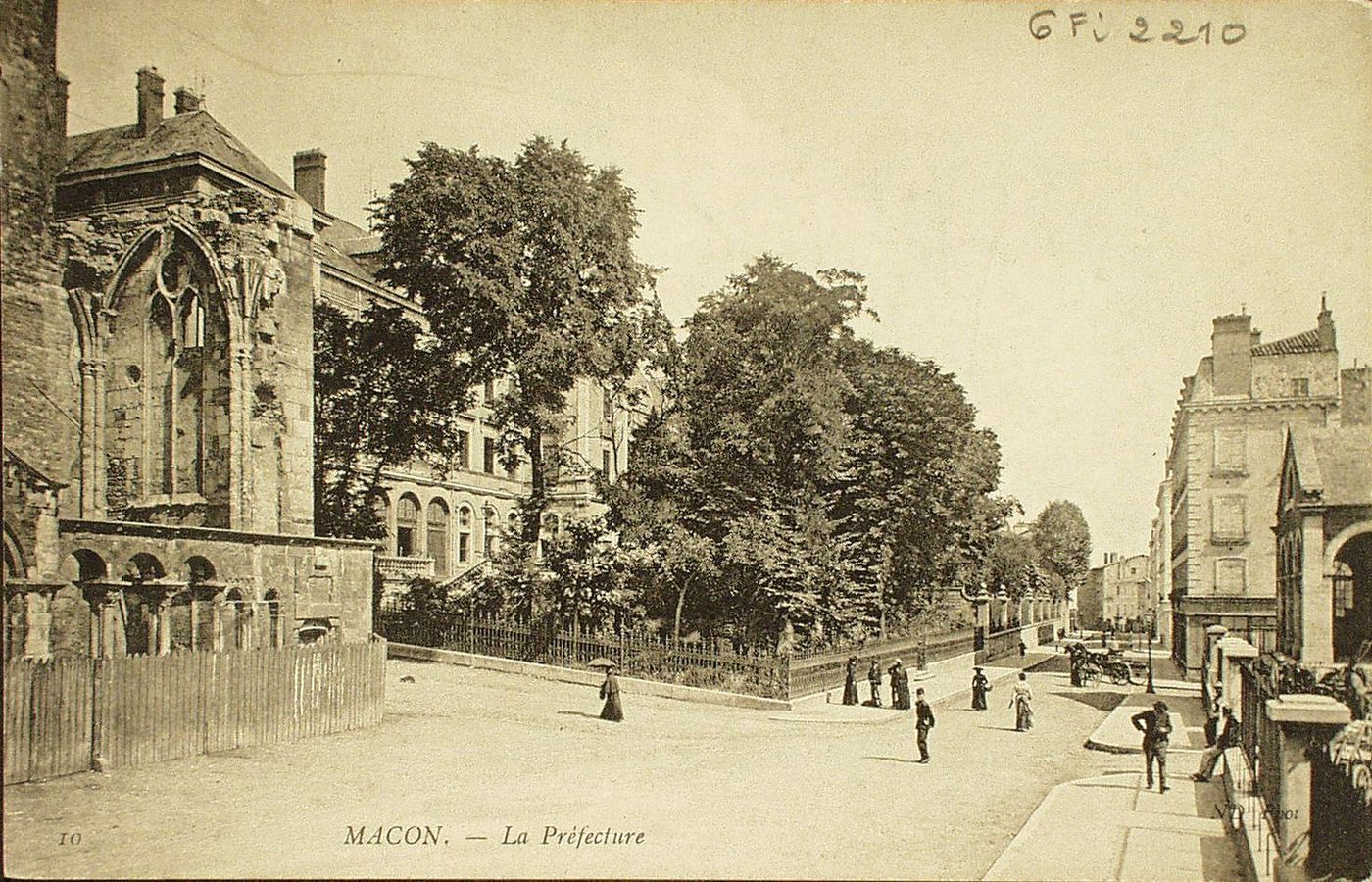 Mâcon. La préfecture.
