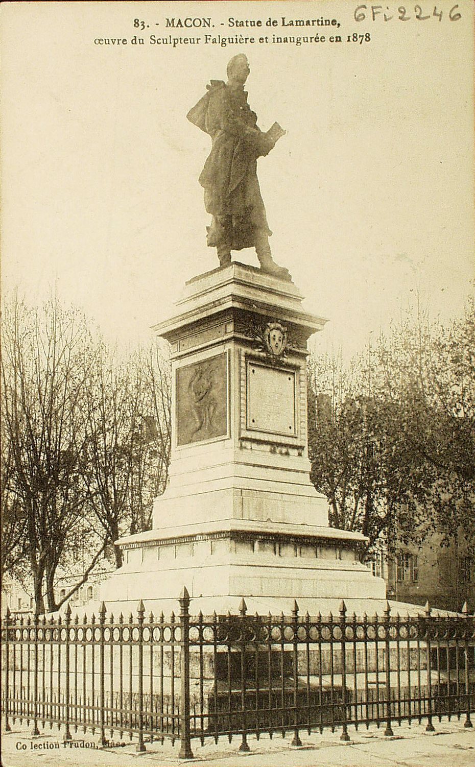 Mâcon. Statue de Lamartine, oeuvre du sculpteur Falguière et inaugurée en 1878.