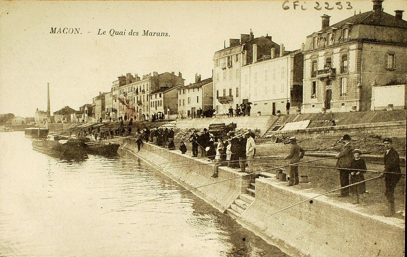 Mâcon. Le quai des Marans.