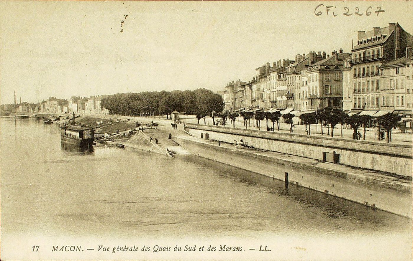 Mâcon. Vue générale des quais du Sud et des Marans.