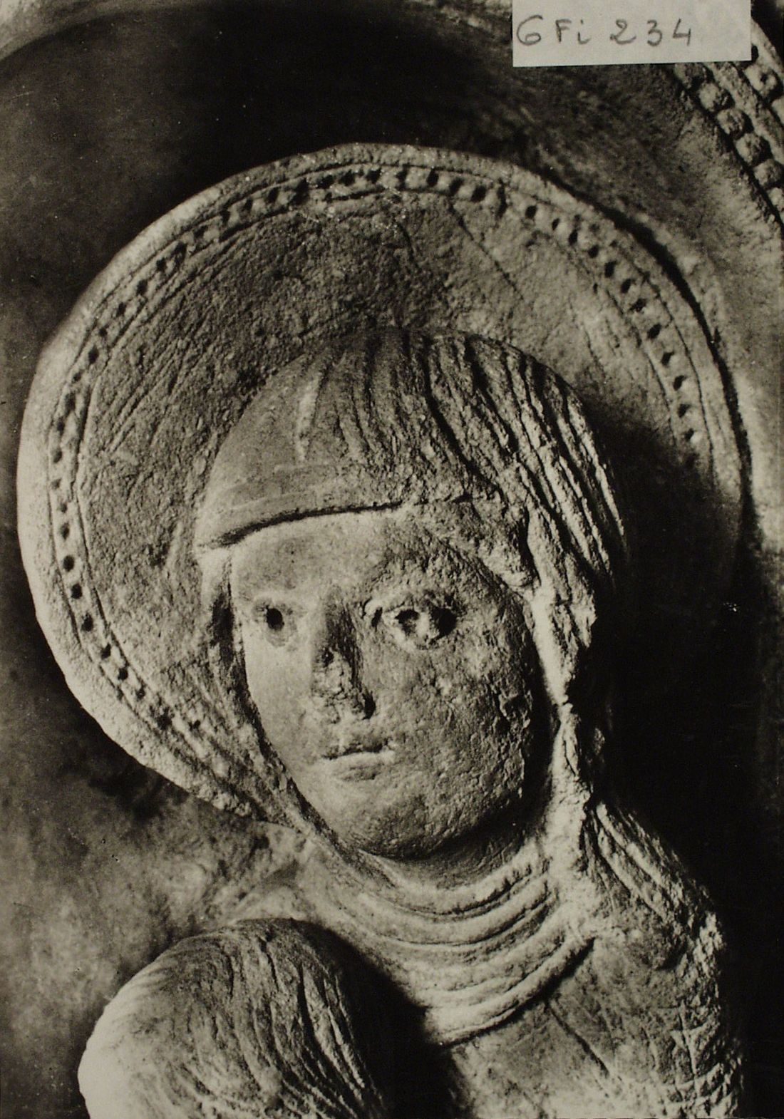 Cathédrale d'Autun. Vierge de l'adoration des mages . Chapiteau (XIIe s.)
