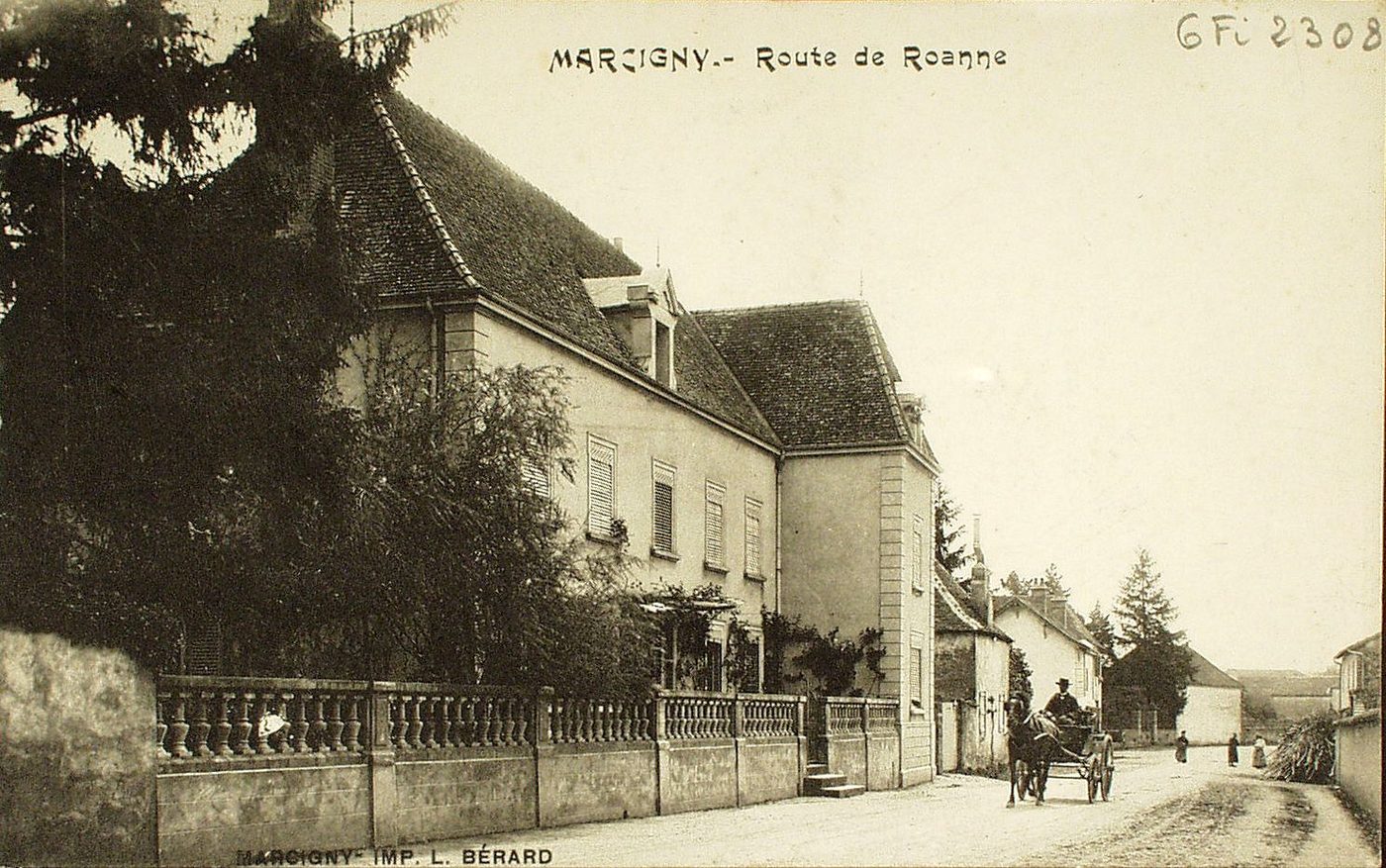 Marcigny. Route de Roanne.