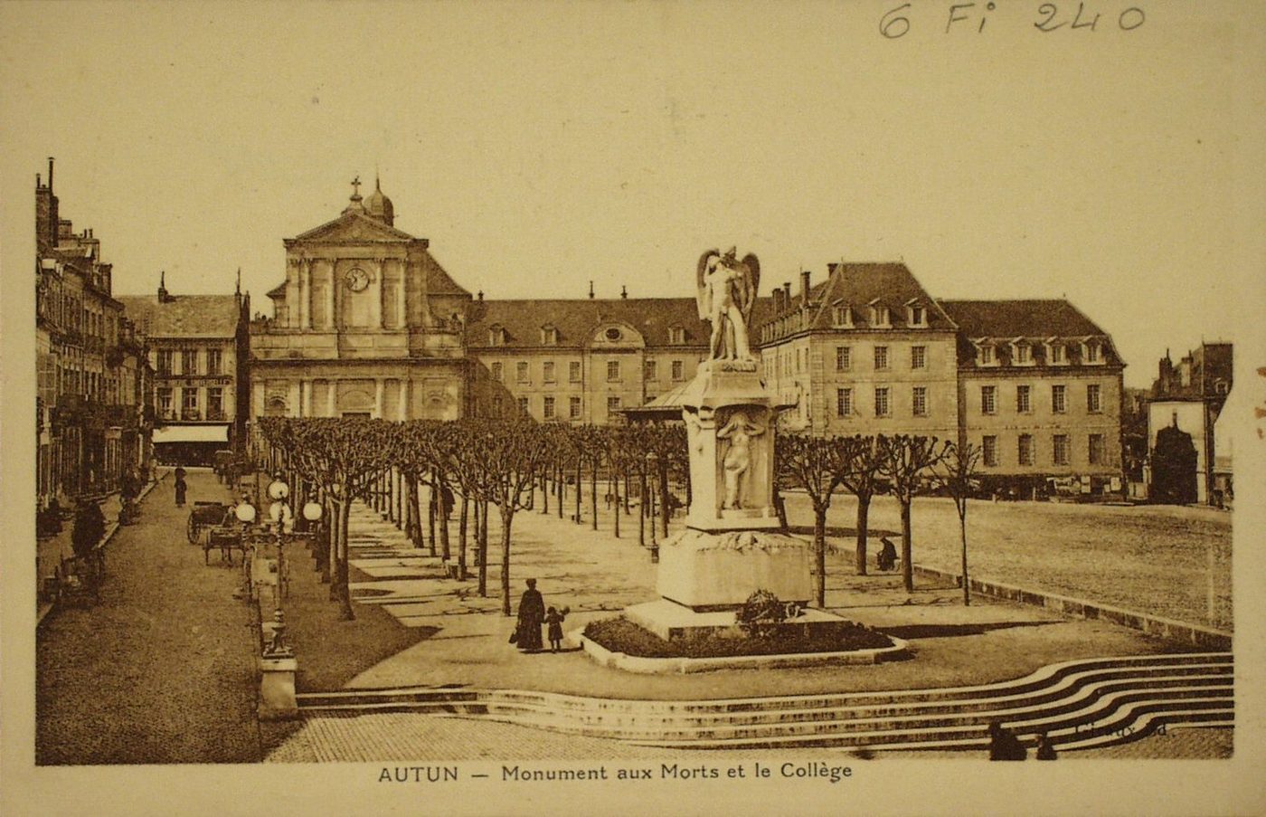 Autun. Monument aux morts et collège.