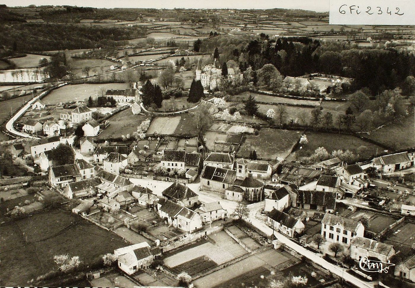 Martigny-le-Comte. Vue générale aérienne.