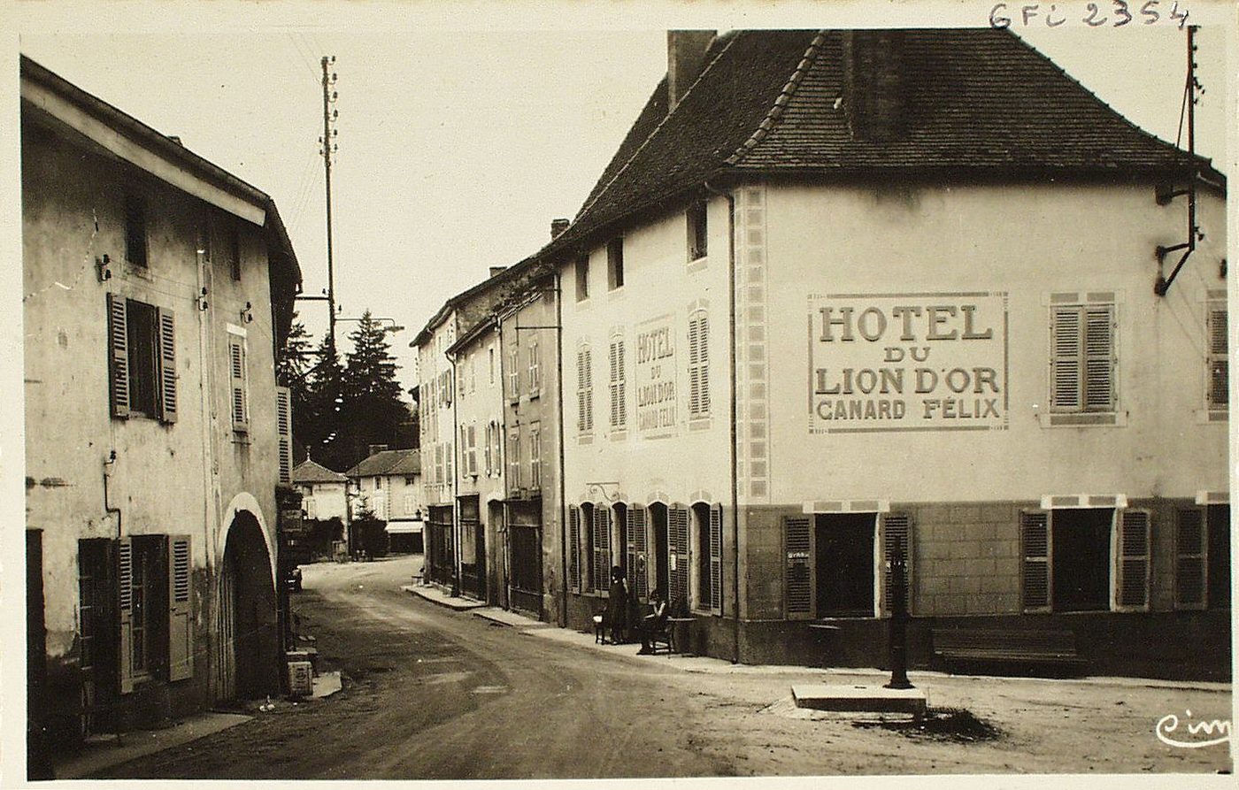 Matour. Grande Rue.