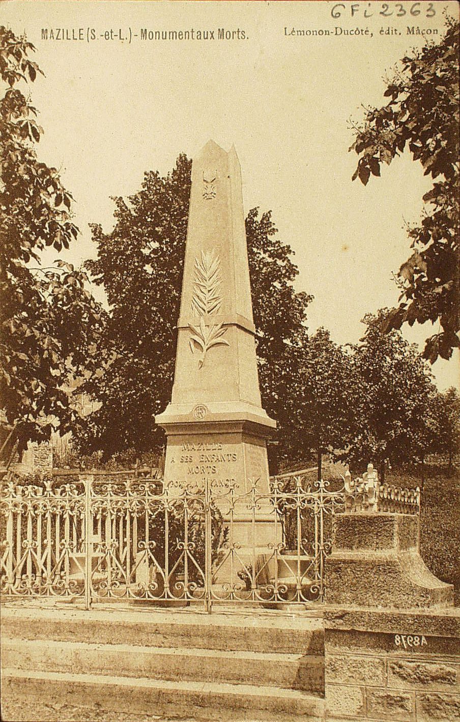 Mazille. Monuments aux morts.