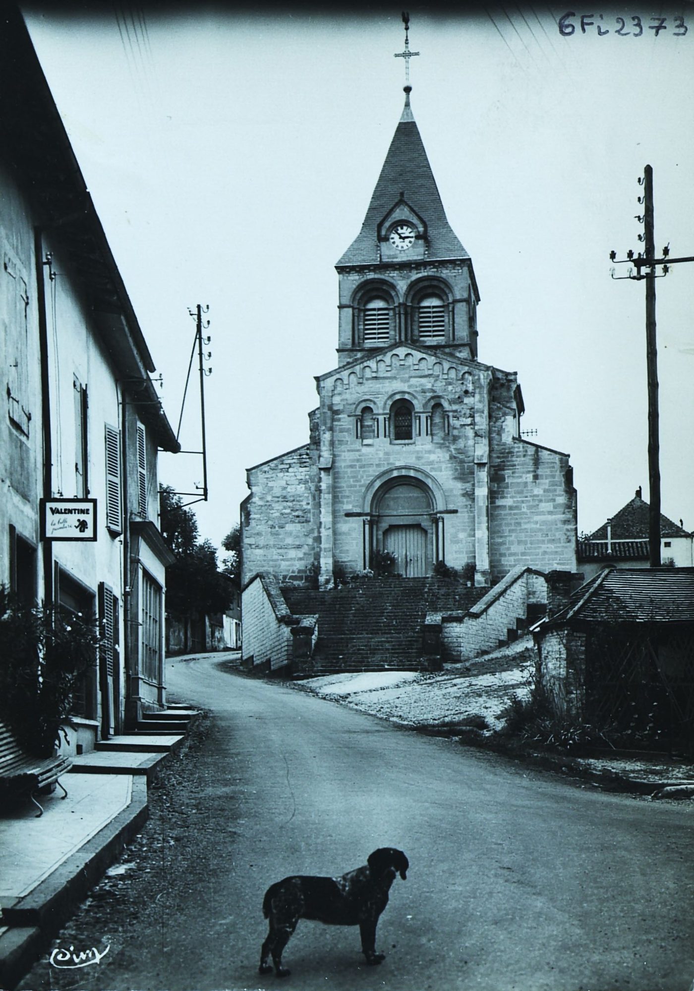 Melay. L'église.