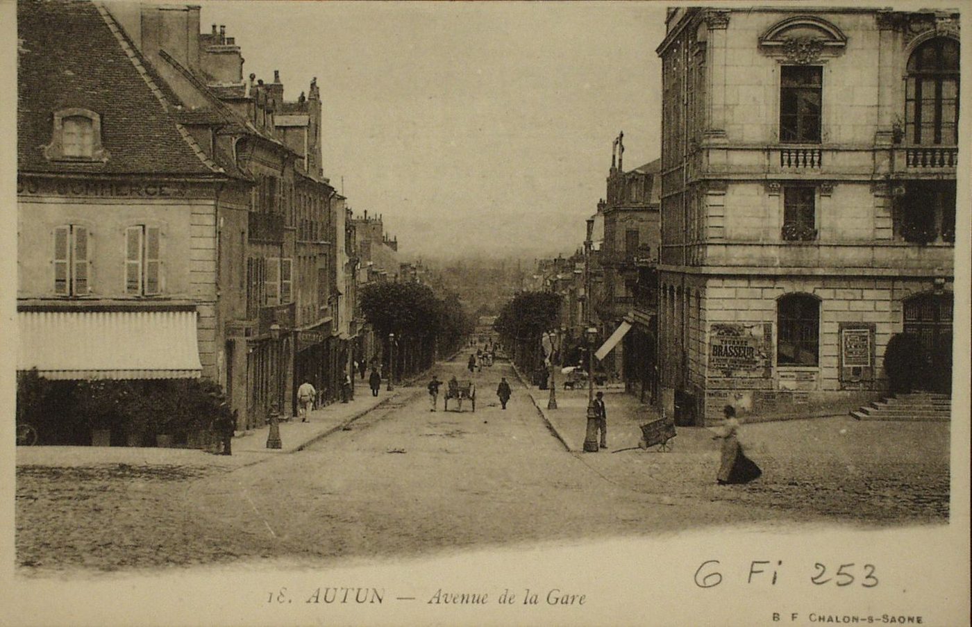Autun. Avenue de la Gare.