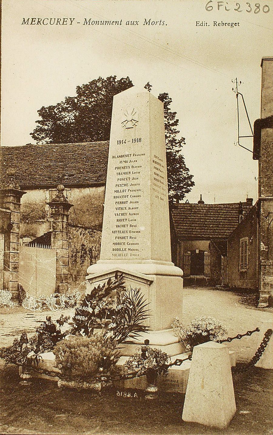 Mercurey. Monuments aux morts.