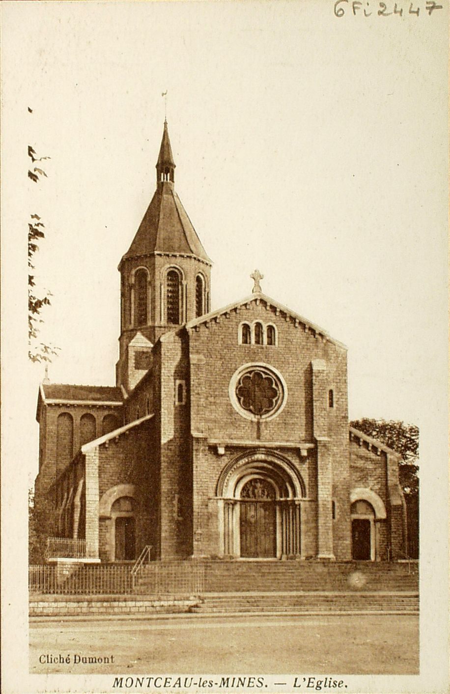 Montceau-les-Mines. L'église.