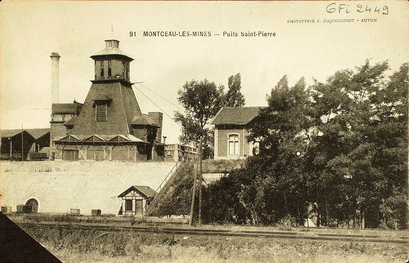 Montceau-les-Mines. Puits Saint-Pierre.