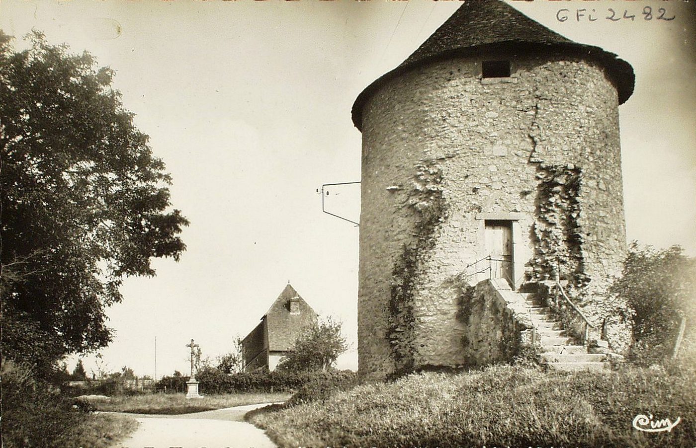 Montmort. La tour.