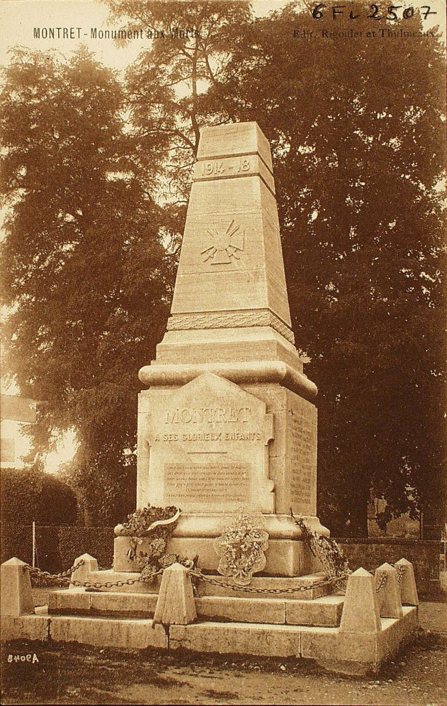 Montret. Monument aux morts.