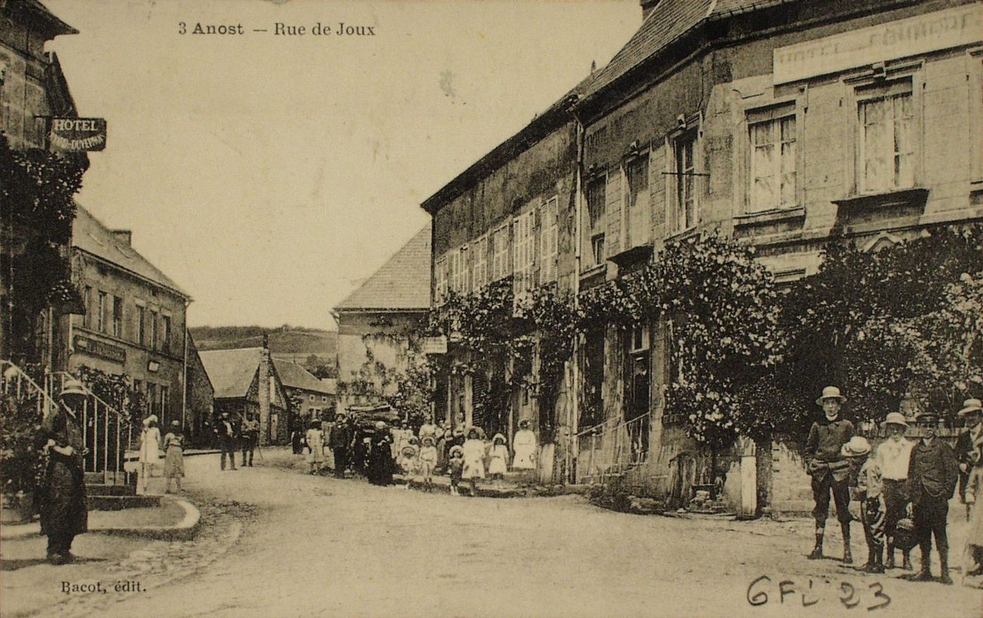Anost. Rue de Joux.