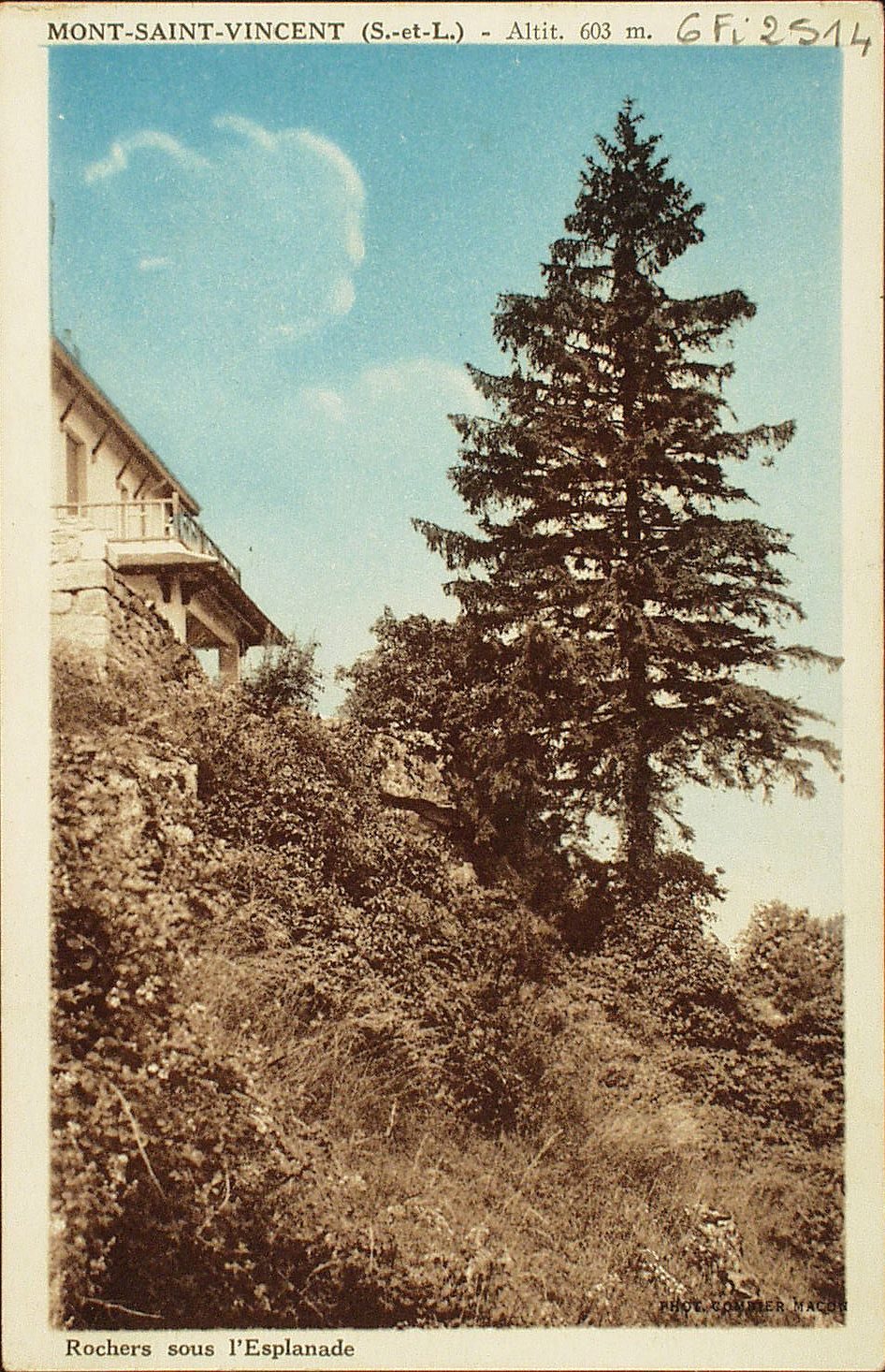 Mont-Saint-Vincent. Altit 603 m. Rocher sous l'esplanade.