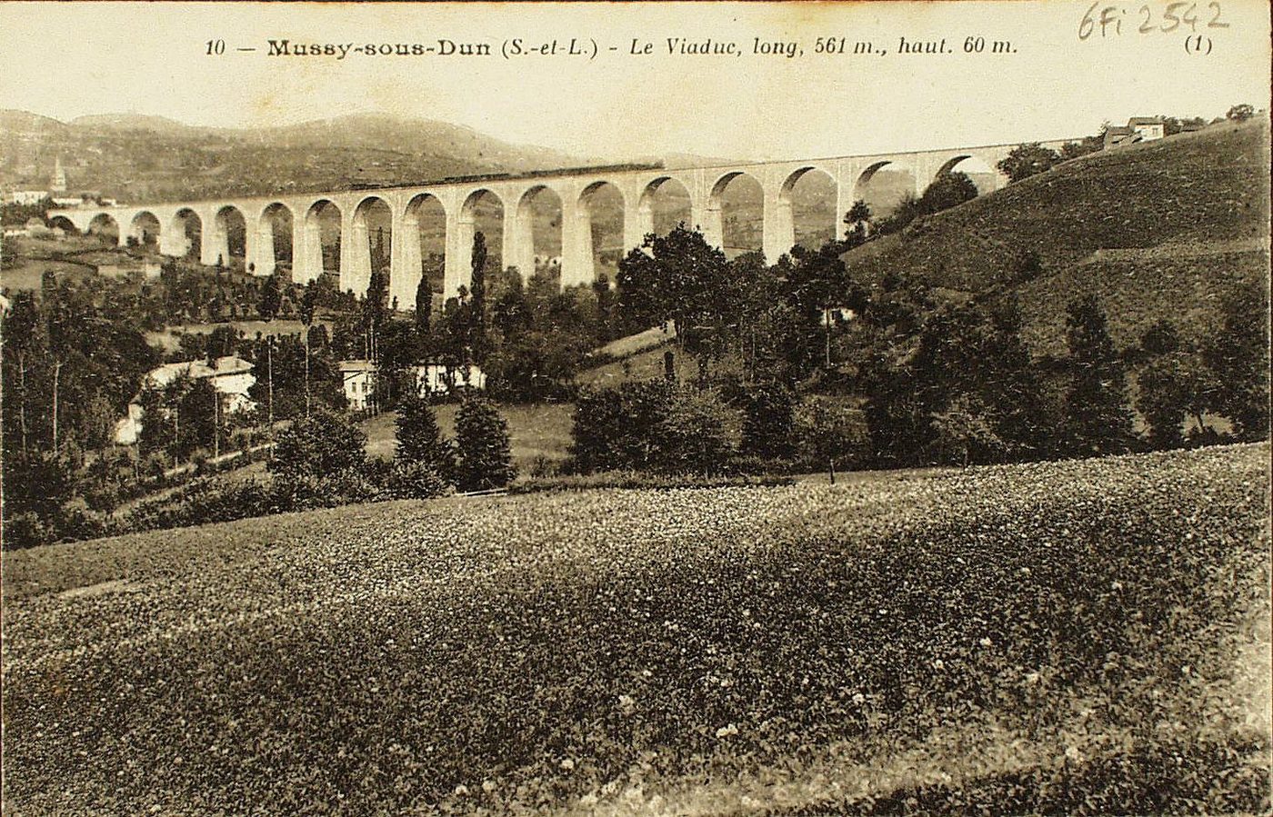 Mussy-sous-Dun. Le viaduc, long 561 m, haut 60 m.