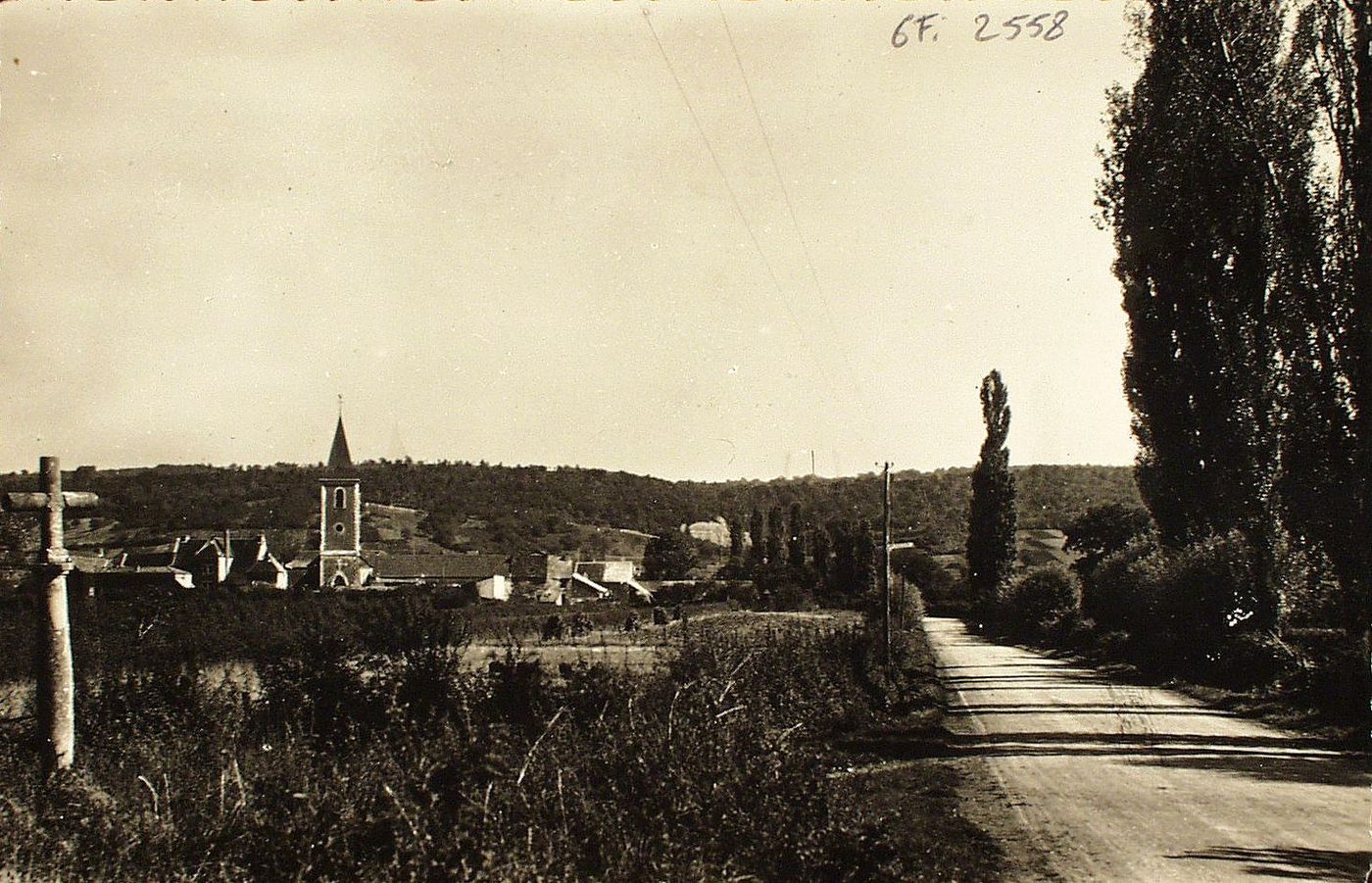 Nanton. Route de la Chapelle-de-Bragny.