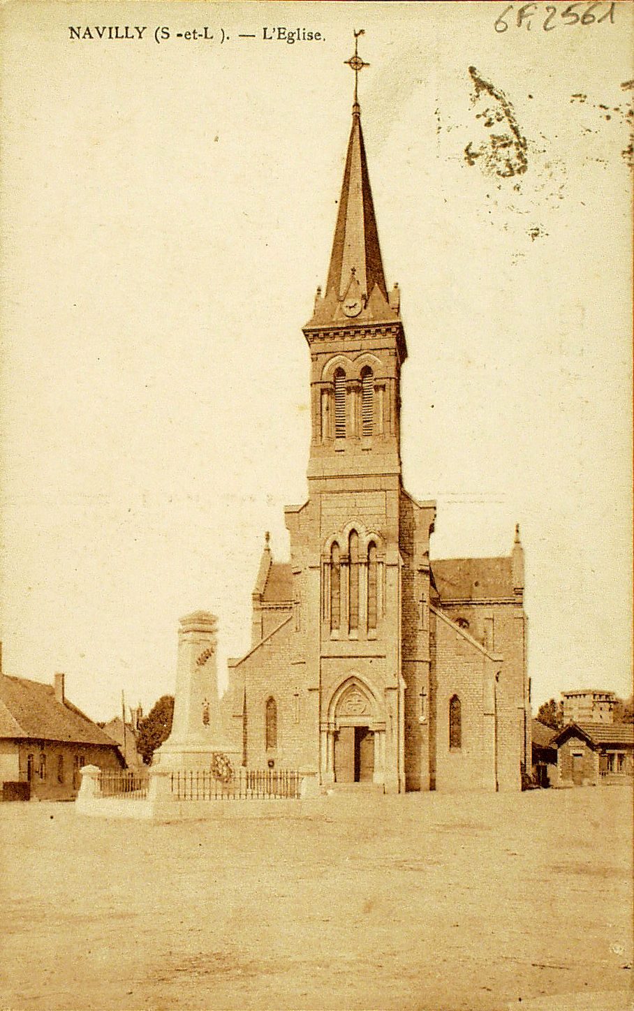 Navilly. L'église.