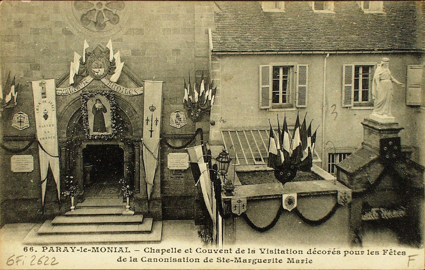 Paray-le-Monial. Chapelle et couvent de la Visitation décorés pour les fêtes de la canonisation de sainte Marguerite-Marie.