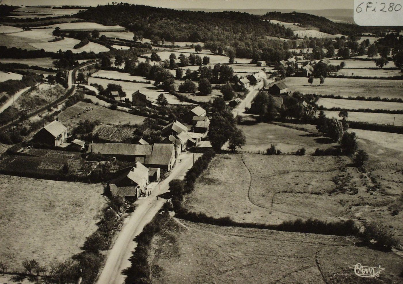 Barnay. Vue aérienne.
