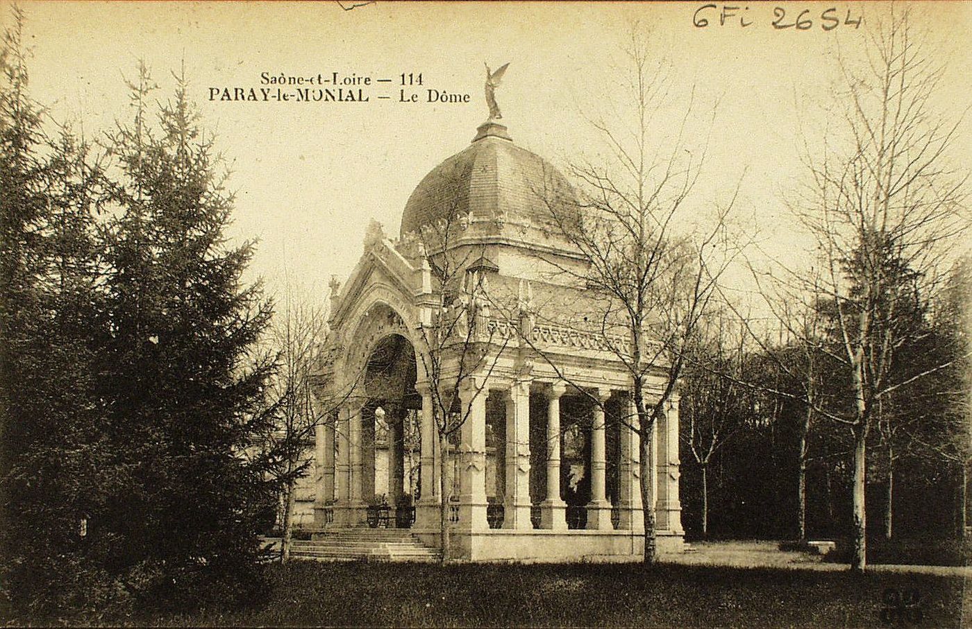 Paray-le-Monial. Le dôme.
