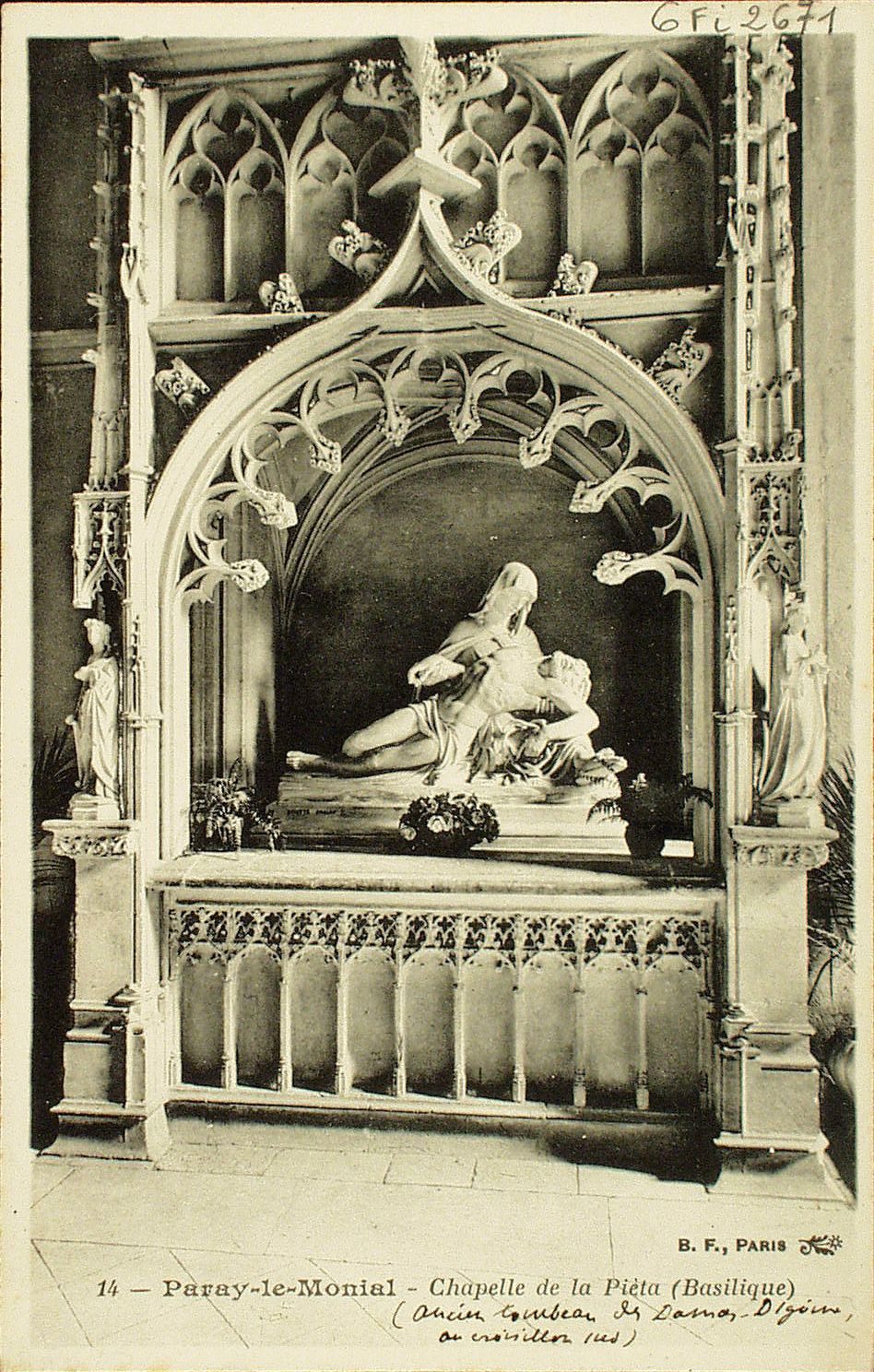 Paray-le-Monial. Chapelle de la Pièta (basilique)