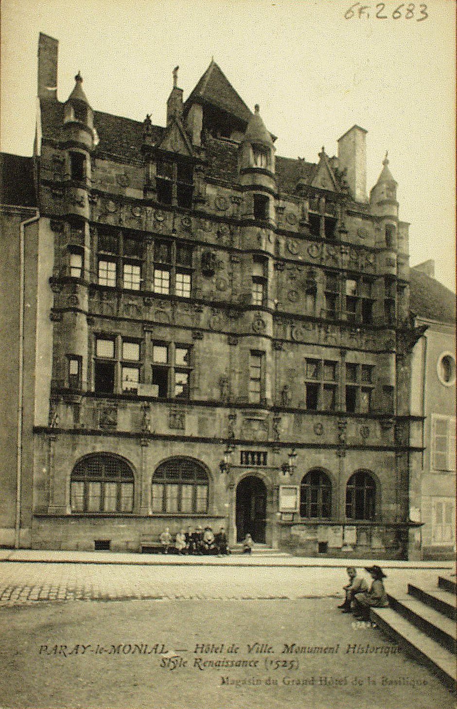 Paray-le-Monial. Hôtel de ville. Monument historique style renaissance (1525).