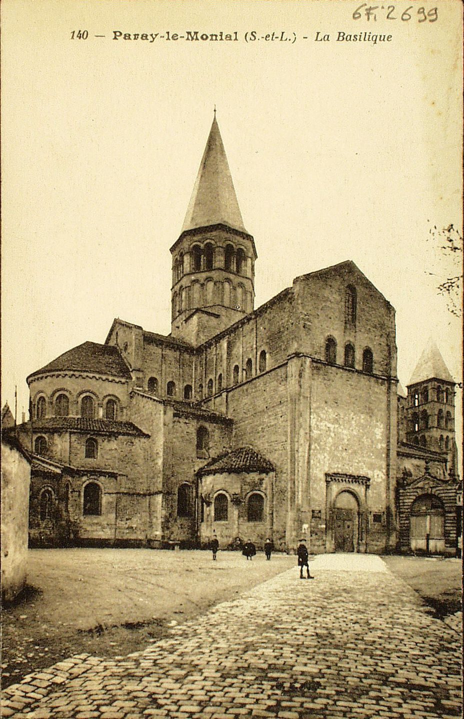 Paray-le-Monial. La basilique.