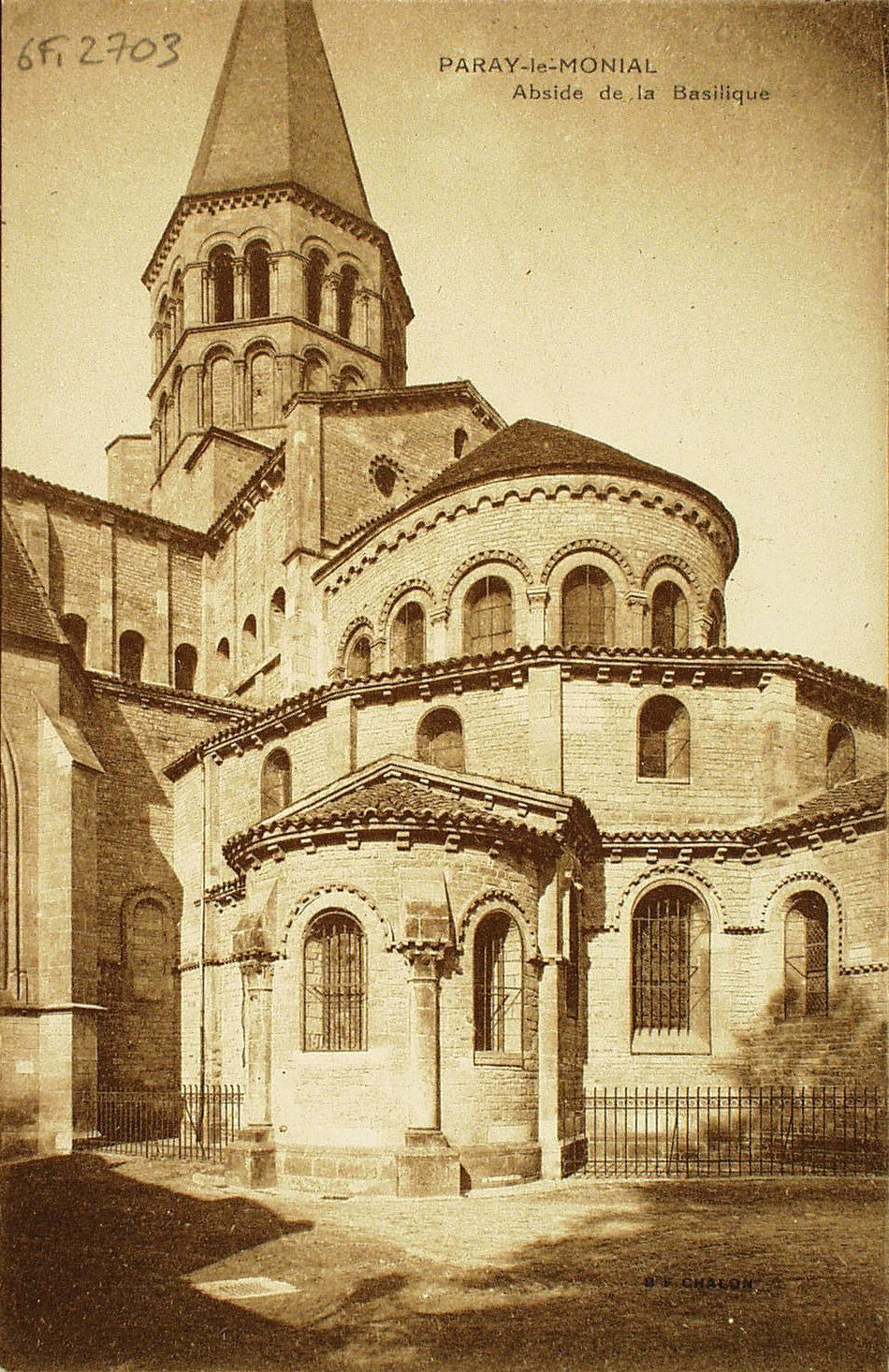 Paray-le-Monial. Abside de la basilique.