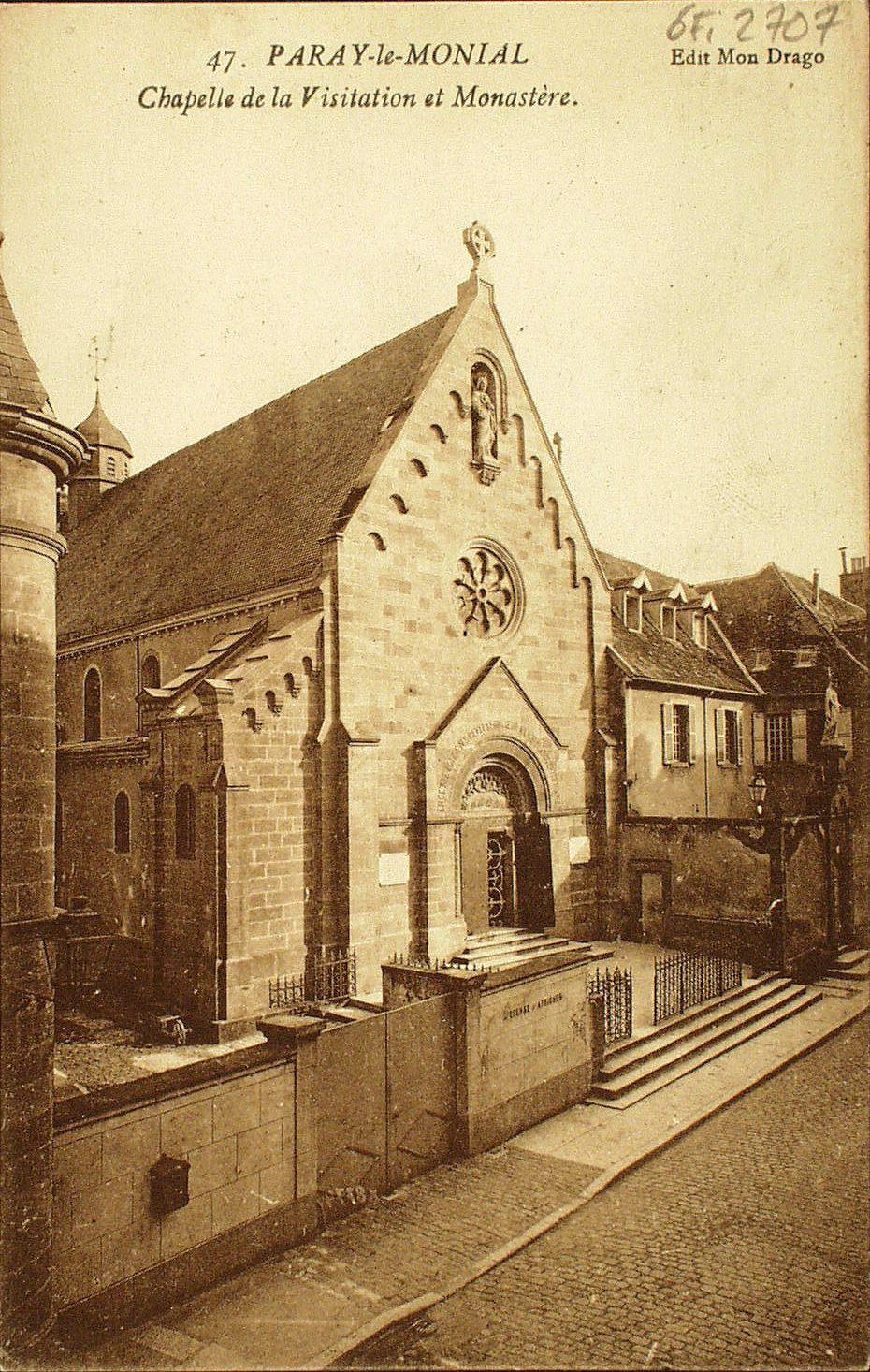 Paray-le-Monial. Chapelle de la Visitation et monastère.