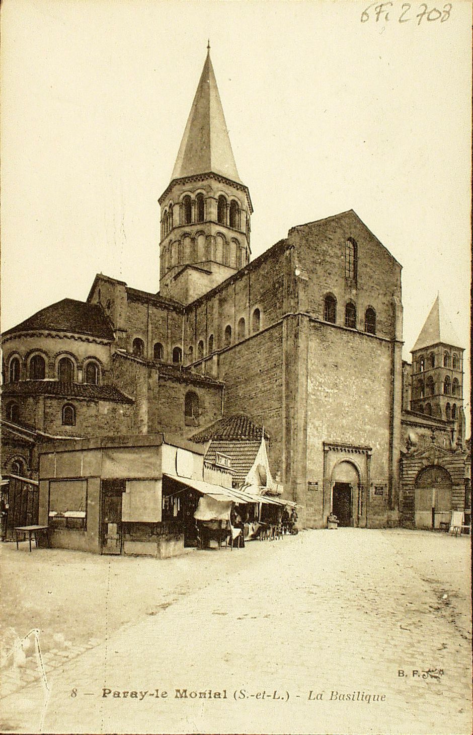 Paray-le-Monial. La basilique.