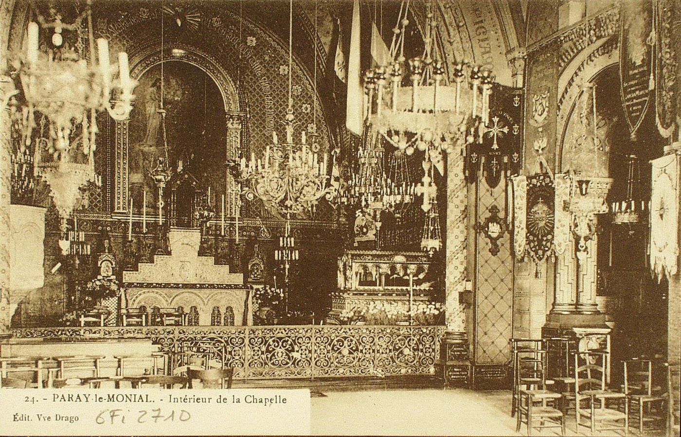 Paray-le-Monial. Intérieur de la chapelle.