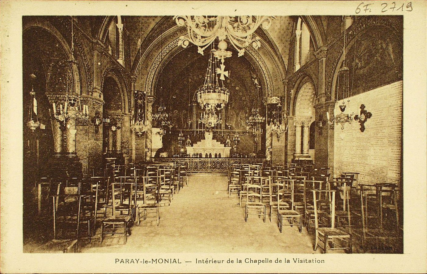 Paray-le-Monial. Intérieur de la chapelle de la Visitation.