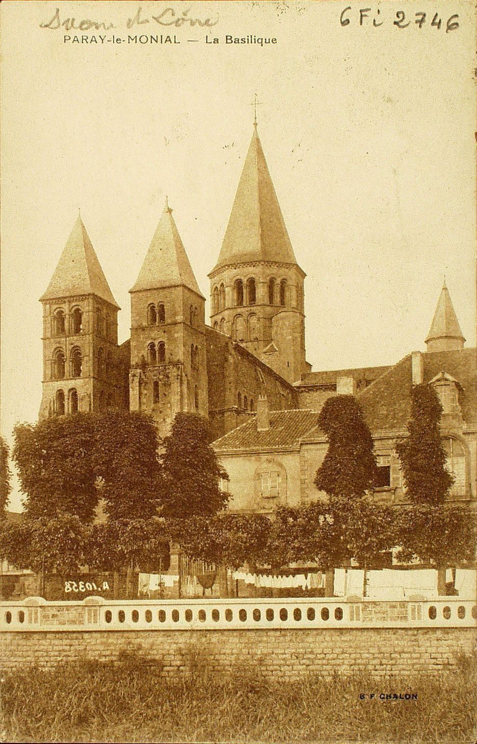 Paray-le-Monial. La basilique.