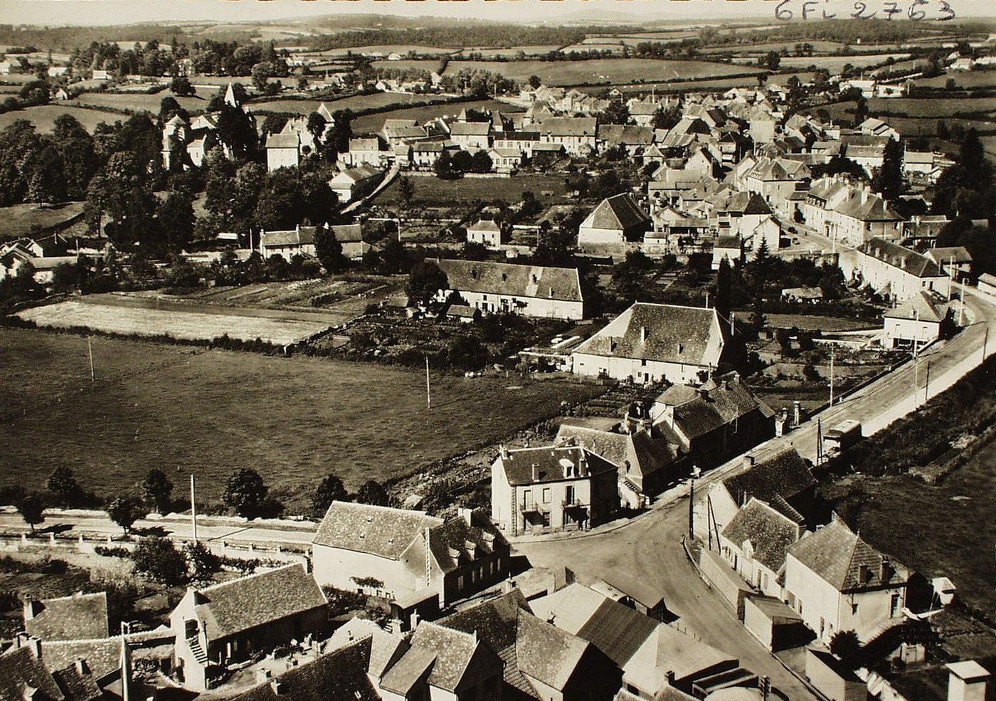 En avion au dessus de ... Perrecy-les-Forges. Vue panoramique. Le carrefour des Grosses Pierres.