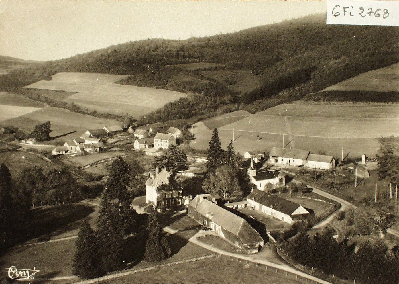 La Petite-Verrière. Vue aérienne du bourg.