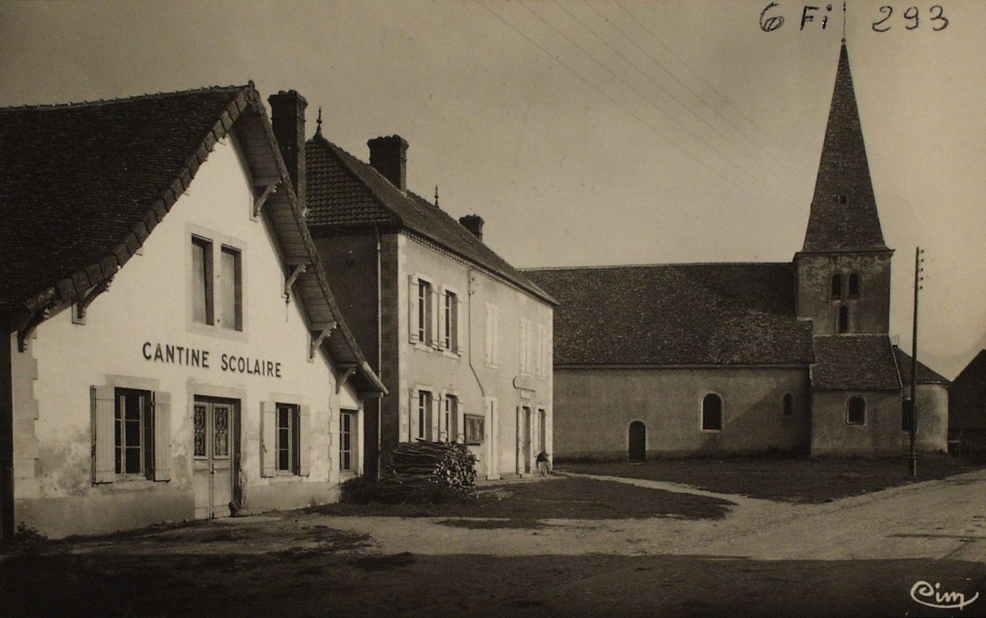 Baudrières. La Place.