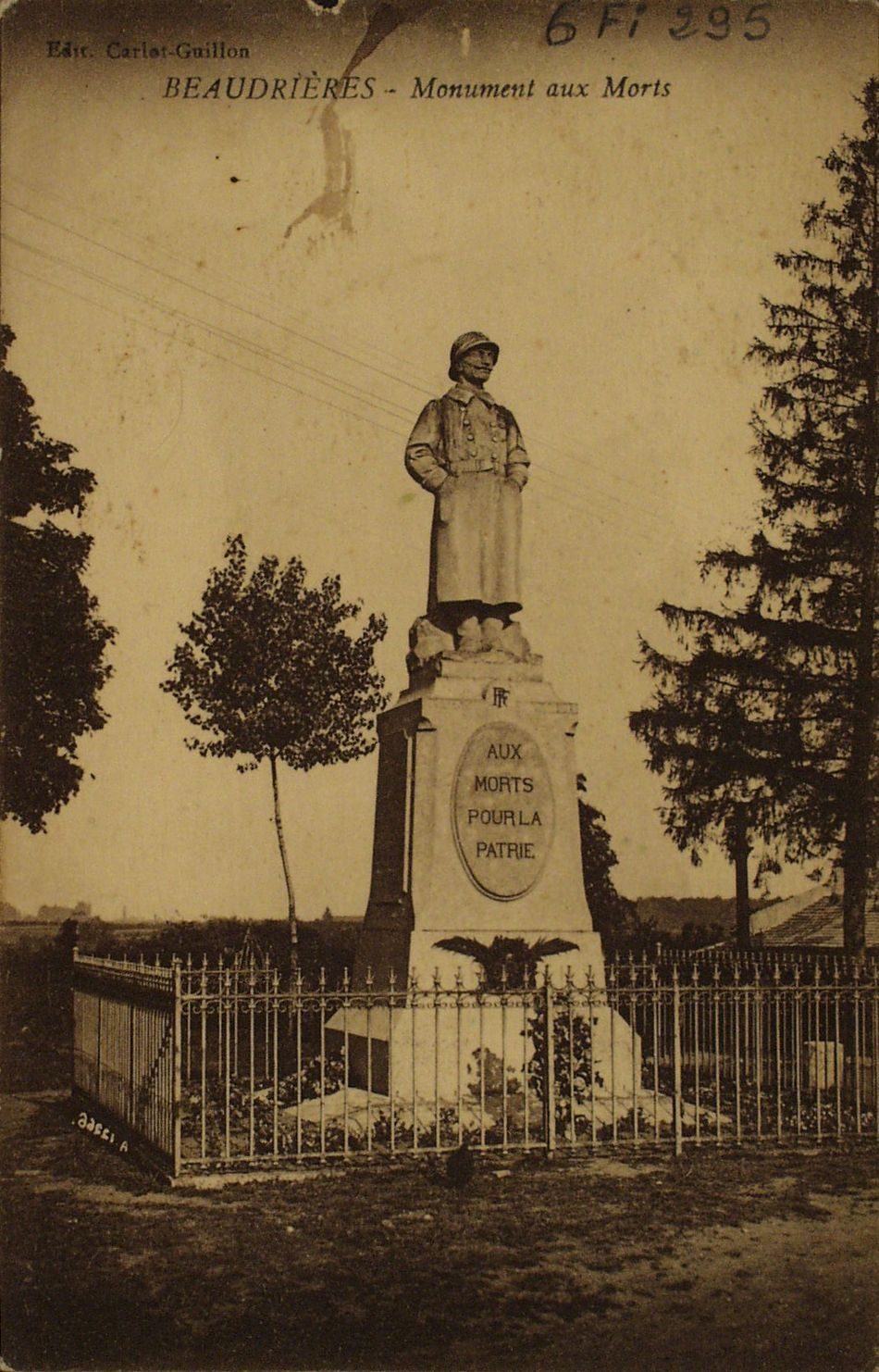 Baudrières. Monuments aux morts.