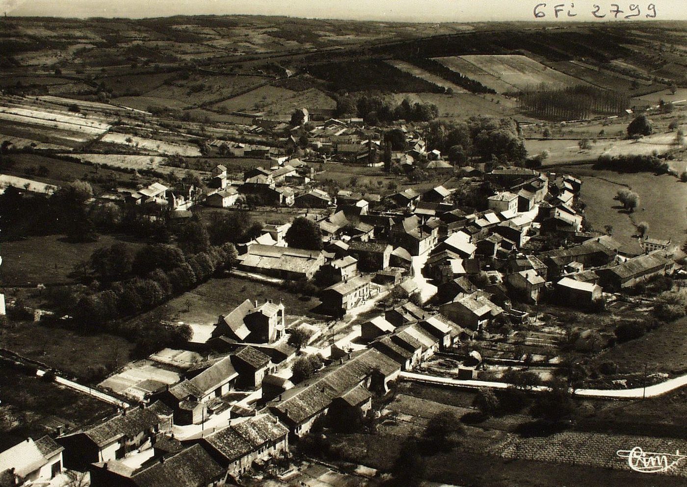 Plottes. Vue générale aérienne.
