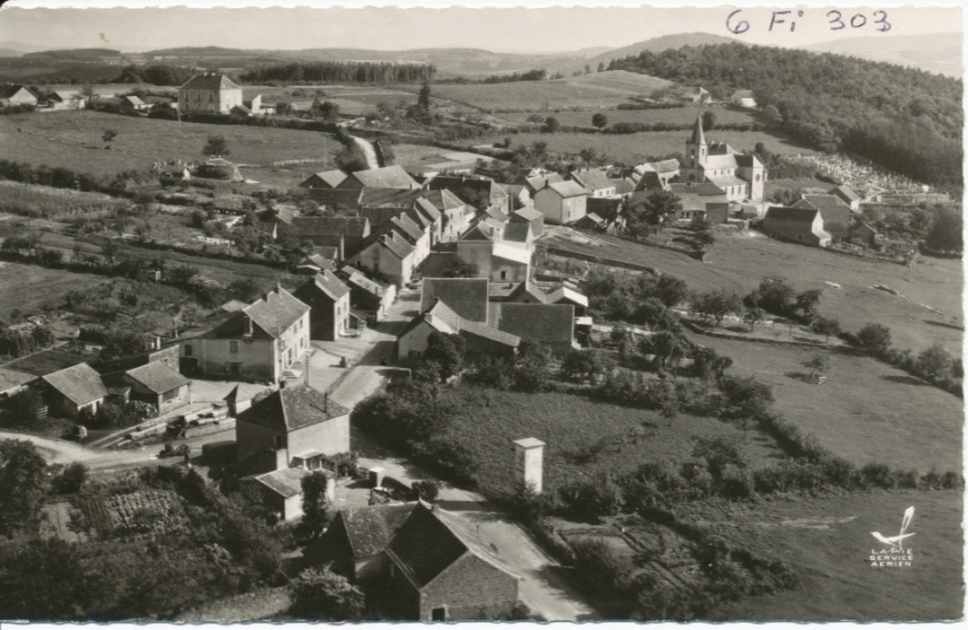 En avion au dessus de ... Beaubery. Vue d'ensemble.