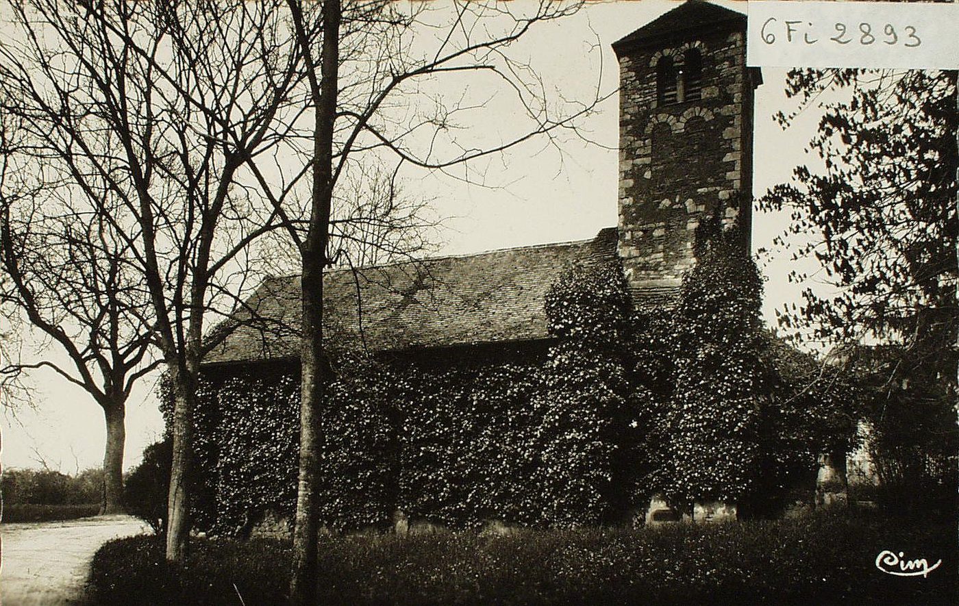 Environs de Mâcon. La Roche Vineuse. Château de Nancelle. La chapelle bâtie vers le XIIe s., par l'abbaye de Cluny ; unie à la Roche Vineuse en 1608. Profanée à la Révolution ; les profanateurs périrent tous dans des souffrances atroces.