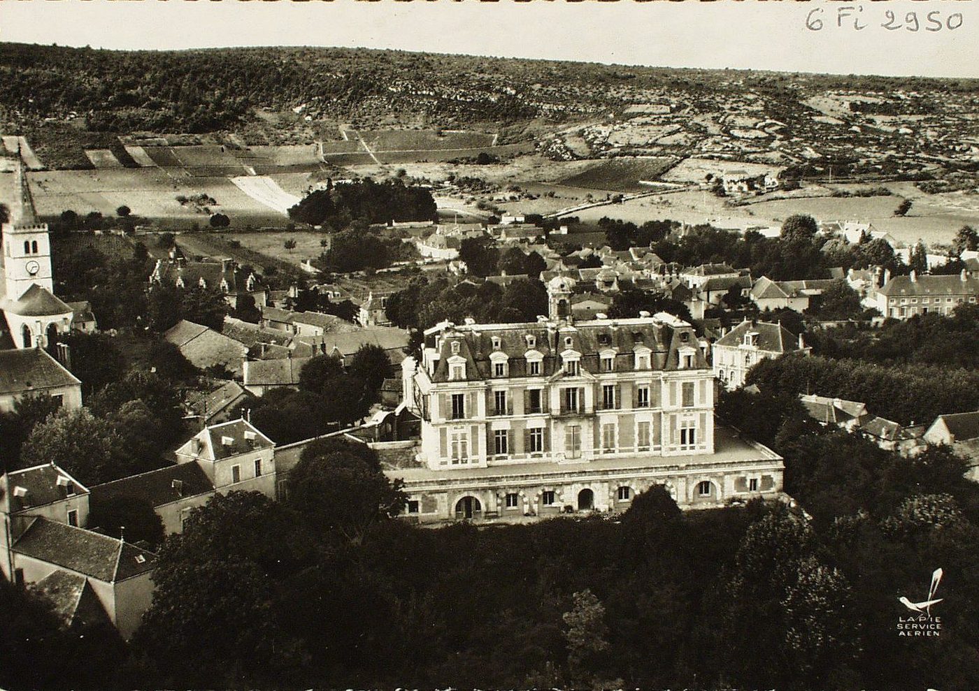 En avion au dessus de ... Rully. La maison Saint-Michel.