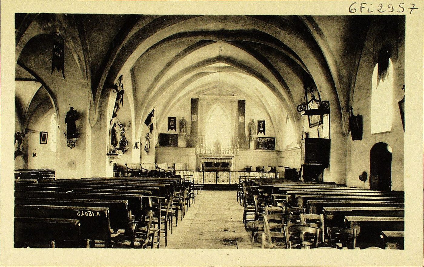 Sagy. L'intérieur de l'église.